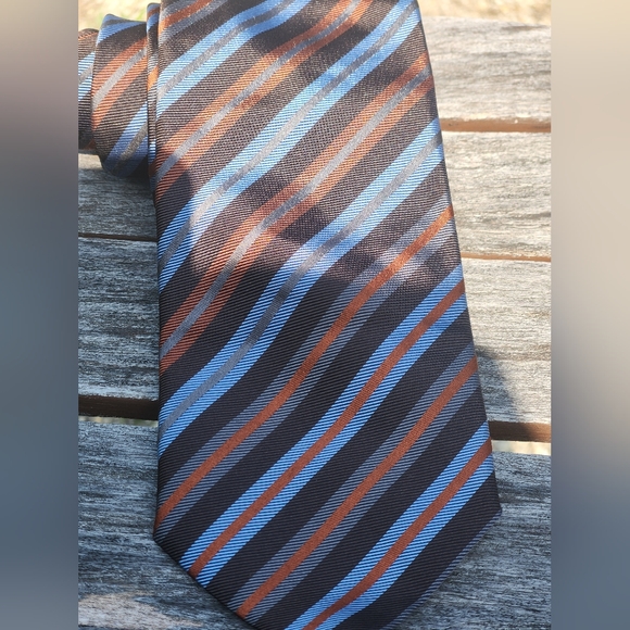 Burberry London Silk Striped Neck Tie - Picture 2 of 4